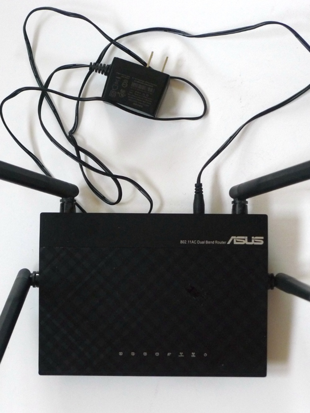 ASUS RT-AC1200 Dual Band WiFi Router - WIRELESS INTERNET - Picture 3 of 6